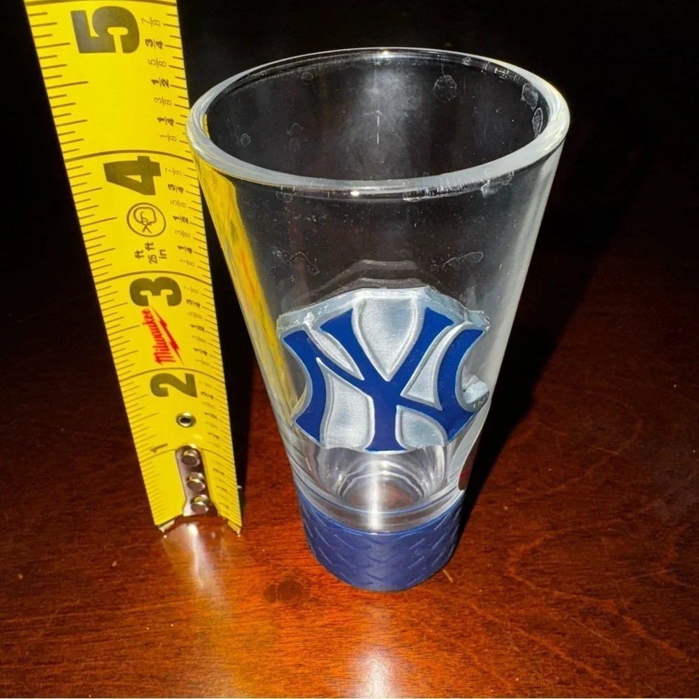 MLB New York Yankees Collectors Shot Glass 4 Oz. With Blue Silicone Base